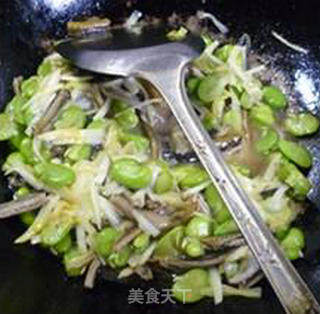 韭菜芽蚕豆炒鳝鱼的做法步骤：14
