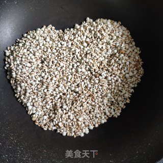 炒薏米泡水—祛湿美白排毒妙方的做法步骤：3