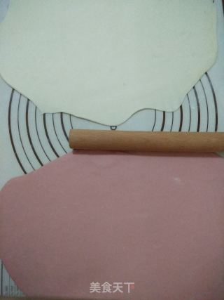 双色芝士肠仔包的做法步骤：4
