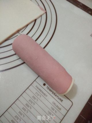 双色芝士肠仔包的做法步骤：7
