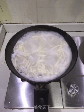 简配版葱油拌面的做法步骤：1
