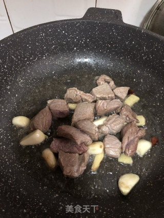 牛肉烩饭的做法步骤：2