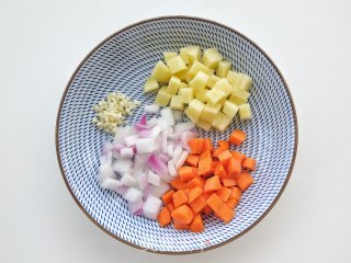 咖喱鸡胸肉焗饭的做法步骤：2