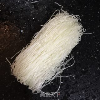 凉拌黄花菜的做法步骤：2