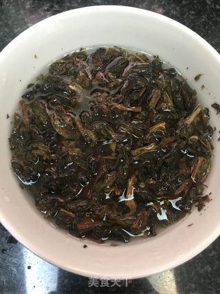 梅菜肉包子的做法步骤：1