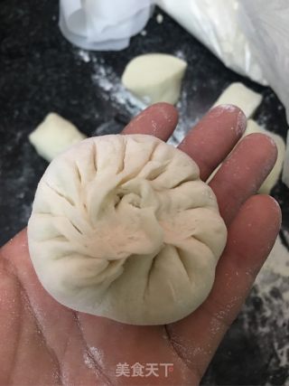 梅菜肉包子的做法步骤：11