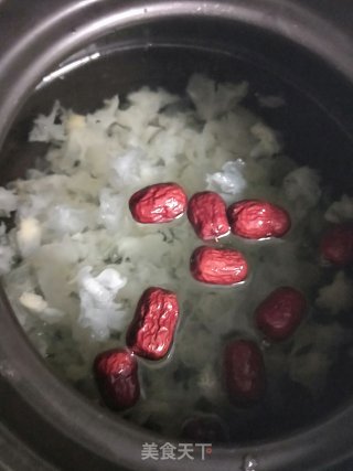 银耳汤的做法步骤：4