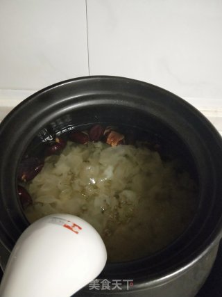 银耳汤的做法步骤：7