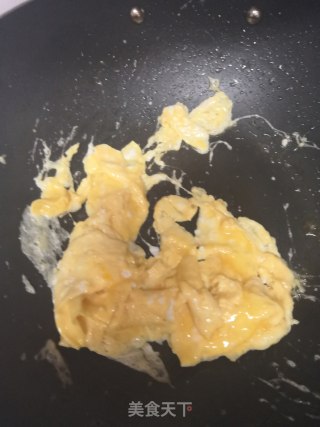 鸡蛋炒西葫芦的做法步骤：2