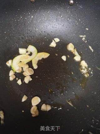鸡蛋炒西葫芦的做法步骤：3