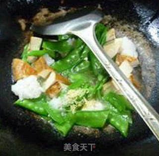 香干虾球炒荷兰豆的做法步骤：13