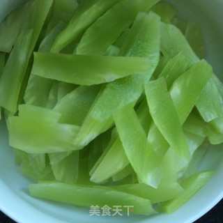 海米炒青笋的做法步骤：2