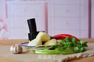 海鲜捞汁蒸时蔬的做法步骤：1