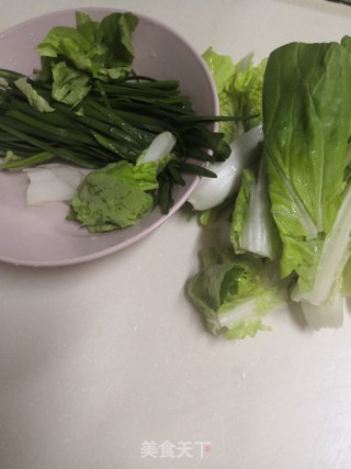 杭白菜炒韭菜的做法步骤：1