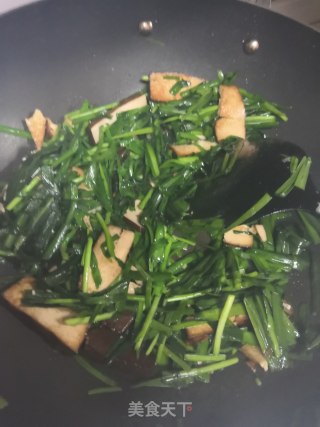 肉丝韭菜炒豆干的做法步骤：4