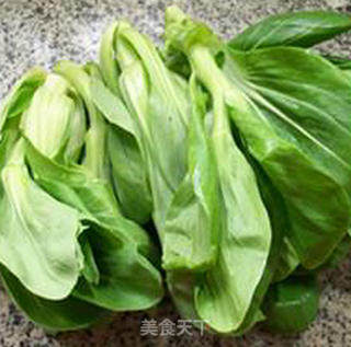 花蛤肉炒菜芯的做法步骤：1