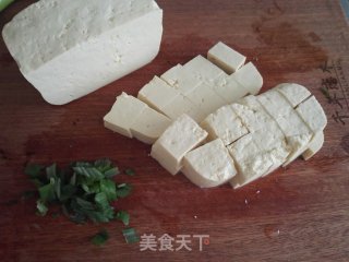 生菜烩豆腐的做法步骤：1