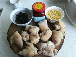 香辣黄豆猪蹄的做法步骤：1