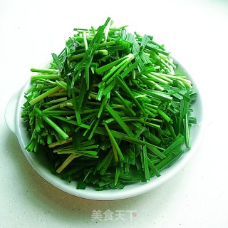 水焯韭菜的做法步骤：2