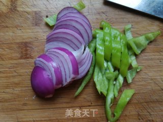 洋葱拌羊肝的做法步骤：2