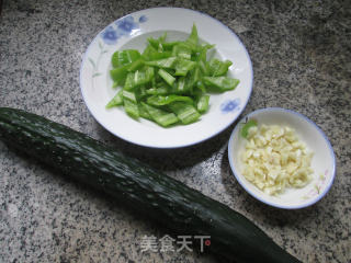 素炒青瓜的做法步骤：1