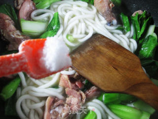 菜芯腊鸡腿煮土豆粉条的做法步骤：9