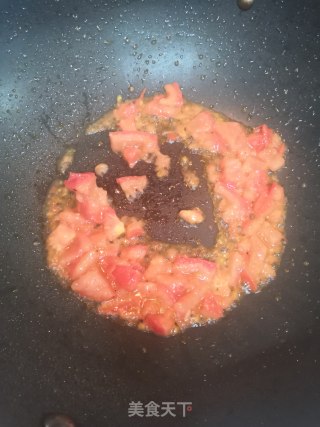 金针菇甜豆西红柿汤的做法步骤：1