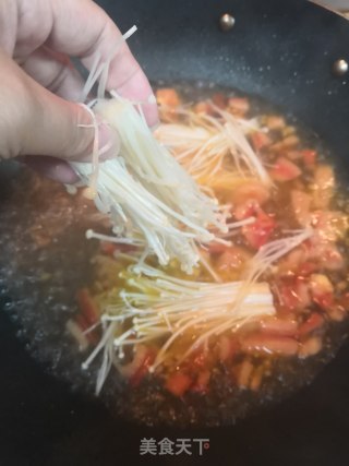 金针菇甜豆西红柿汤的做法步骤：2