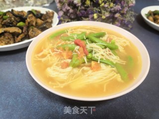 金针菇甜豆西红柿汤的做法步骤：5