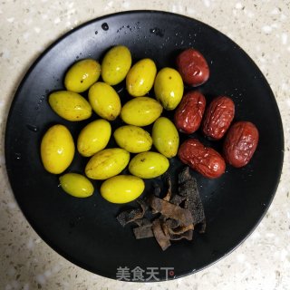 橄榄陈皮炖猪心汤的做法步骤：2