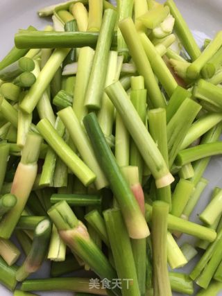 蒜苔炒鸡肝的做法步骤：3