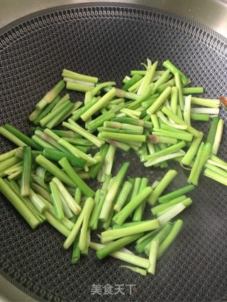 蒜苔炒鸡肝的做法步骤：7