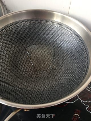 荆花枸杞芽炒水蛋的做法步骤：2