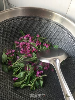 荆花枸杞芽炒水蛋的做法步骤：3