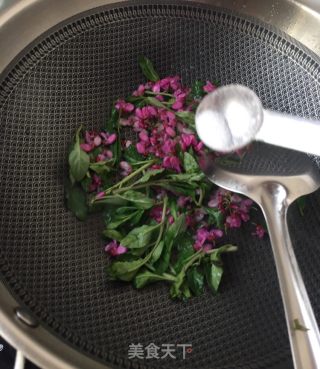 荆花枸杞芽炒水蛋的做法步骤：4
