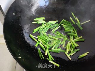 韭菜炒鹅蛋的做法步骤：11