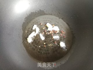 羊肚菌炒莴笋的做法步骤：4
