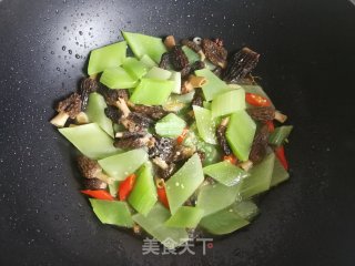 羊肚菌炒莴笋的做法步骤：8