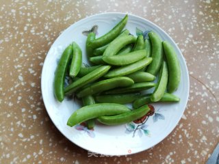 白灼甜豆角的做法步骤：1