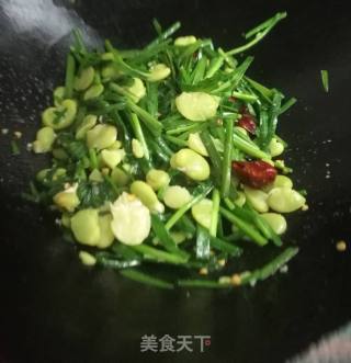 韭菜炒豆瓣的做法步骤：7