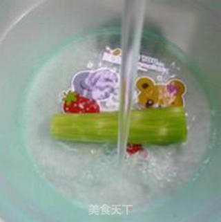 开洋莴笋炒土豆的做法步骤：4
