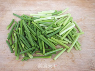 肉丝炒蒜薹的做法步骤：4