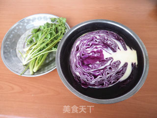 麻辣紫甘蓝的做法步骤：1