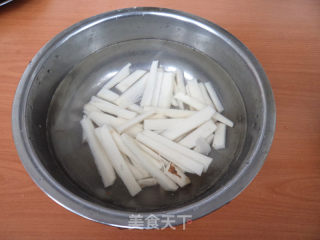 山药炒芹菜的做法步骤：2