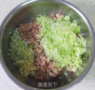 水饺的做法步骤：5