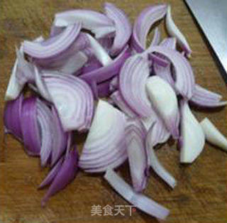 苦瓜猪舌头炒洋葱的做法步骤：6