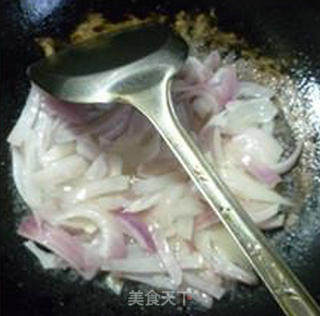 苦瓜猪舌头炒洋葱的做法步骤：10