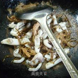 笋干菜炒乌贼的做法步骤：8