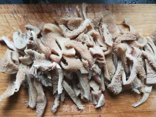 香菜炒羊肚的做法步骤：2