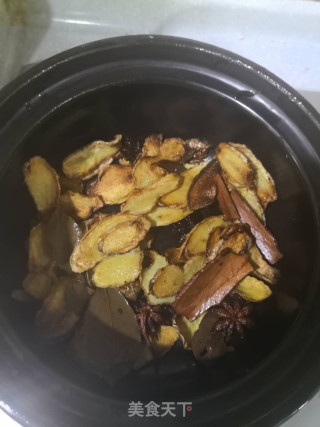 姜母鸭的做法步骤：5